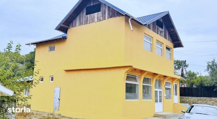 Casă cu 5 camere cu Teren 240 Mp în Racova