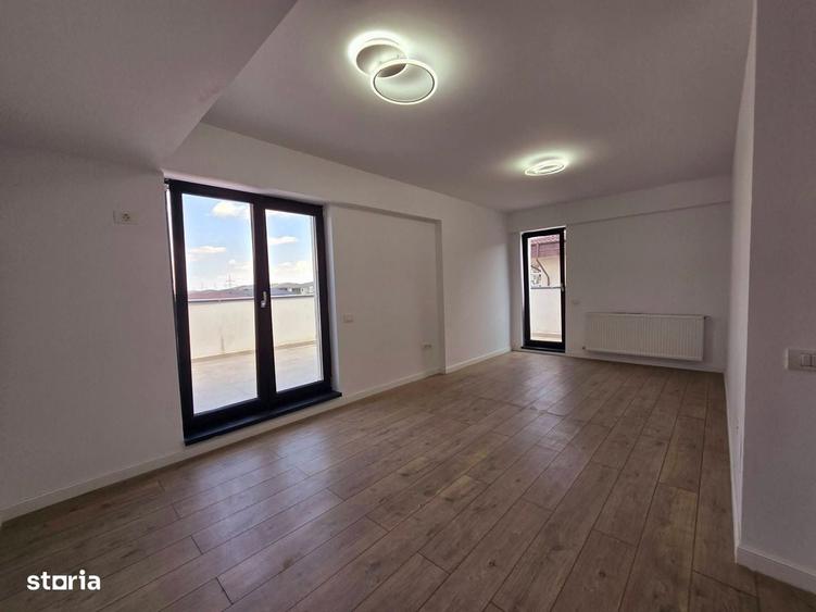 Apartament cu 4 camere decomandat în Dobroești