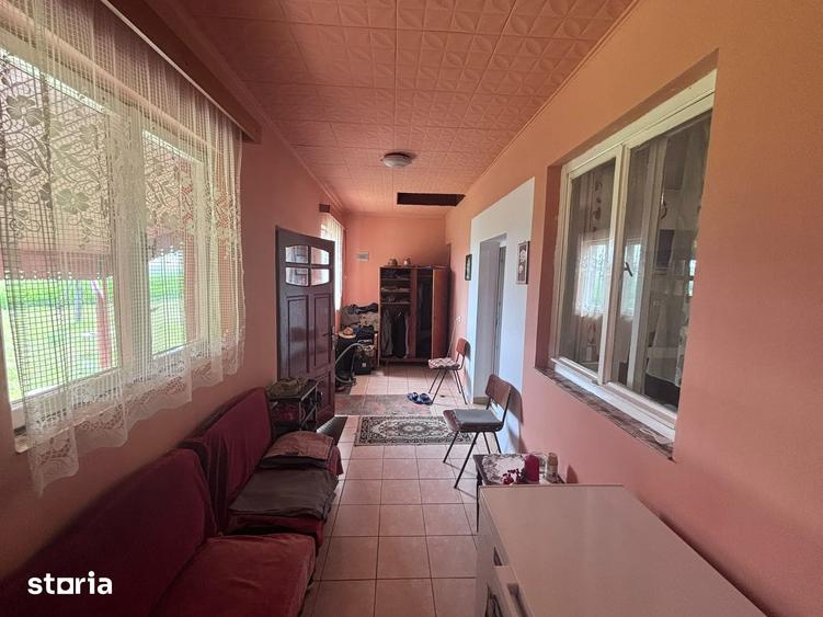 Casă cu 4 camere cu Teren 1100 Mp în Laslău Mic