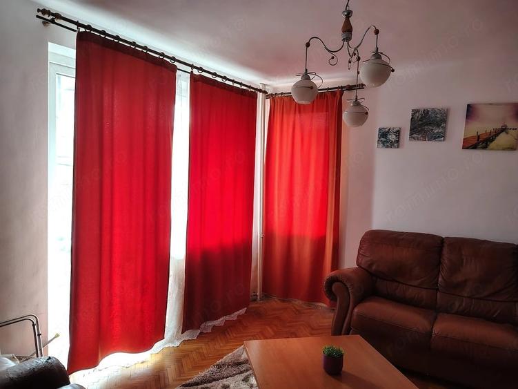 Apartament cu 3 camere decomandat în Spitalul Județean