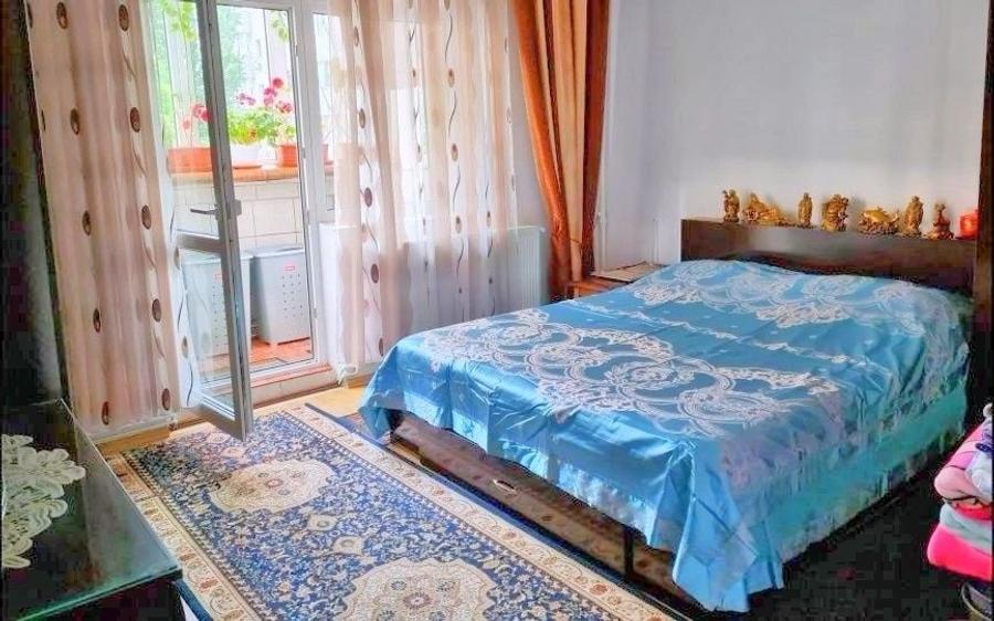 Apartament cu 3 camere decomandat, mobilat în Nerva Traian
