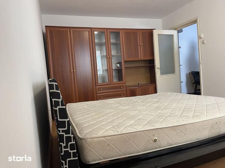Garsonieră decomandată în Precista