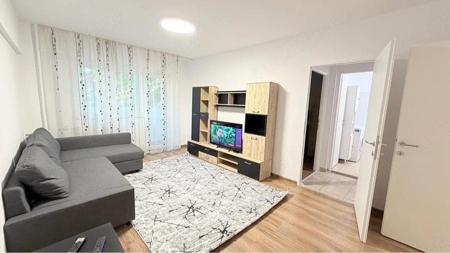 Apartament cu 2 camere semidecomandat în Apărătorii Patriei