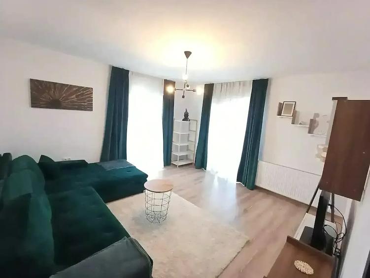 Apartament cu 2 camere decomandat în Tractorul