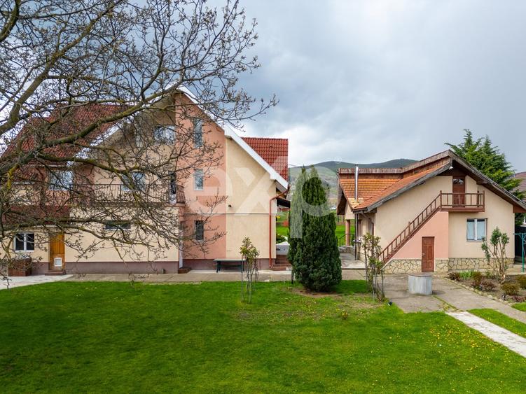 Casă individuală cu 5 camere cu Teren 3659 Mp în Sărata (Sărata)