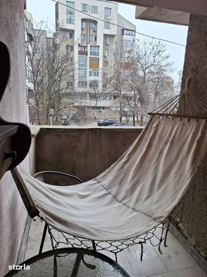 Apartament cu 2 camere, mobilat în Calea București