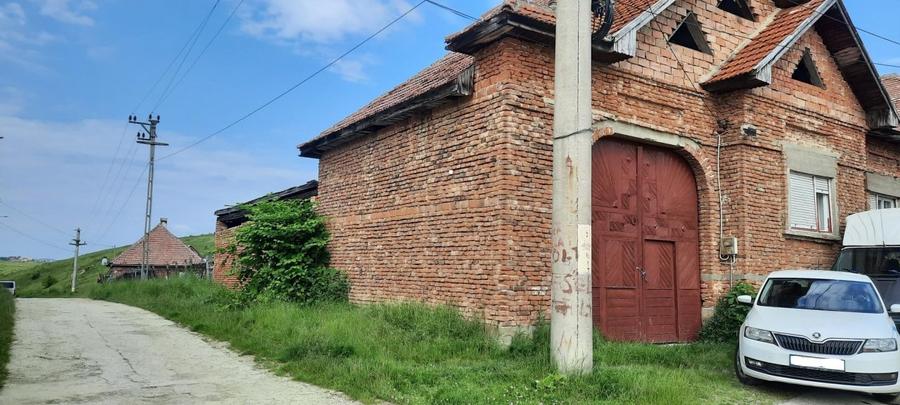 Casă individuală cu 2 camere cu Teren 720 Mp în Poiana Sibiului