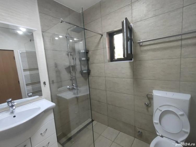 Casă cu 5 camere cu Teren 505 Mp în Central