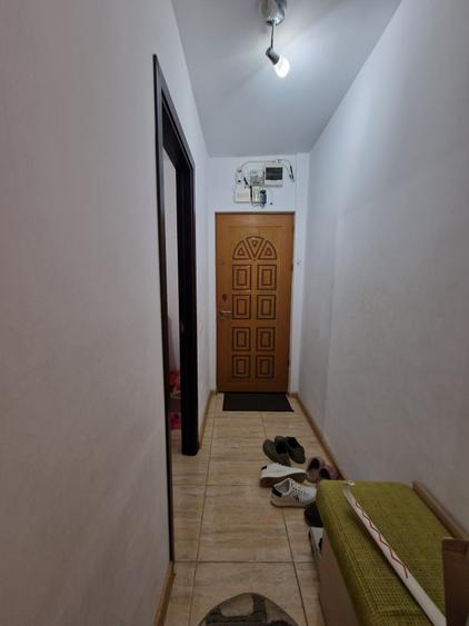 Apartament cu 2 camere semidecomandat în Inel I