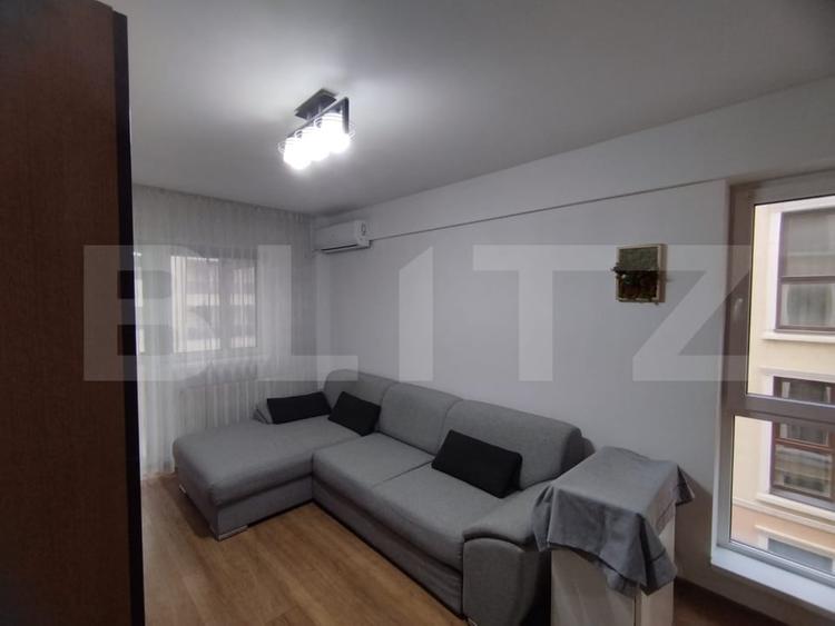 Apartament cu 3 camere decomandat, mobilat în Galata