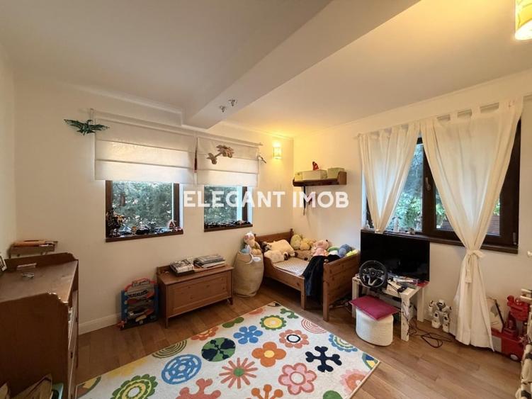 Casă individuală cu 6 camere cu Teren 600 Mp în Corbeanca