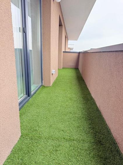 Apartament cu 2 camere semidecomandat, mobilat în Florești