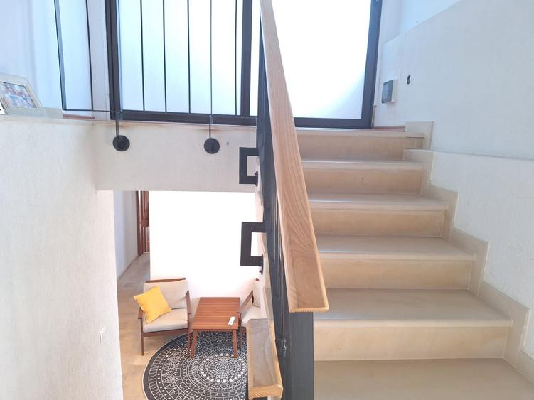 Casă individuală cu 5 camere cu Canalizare în Theodor Pallady