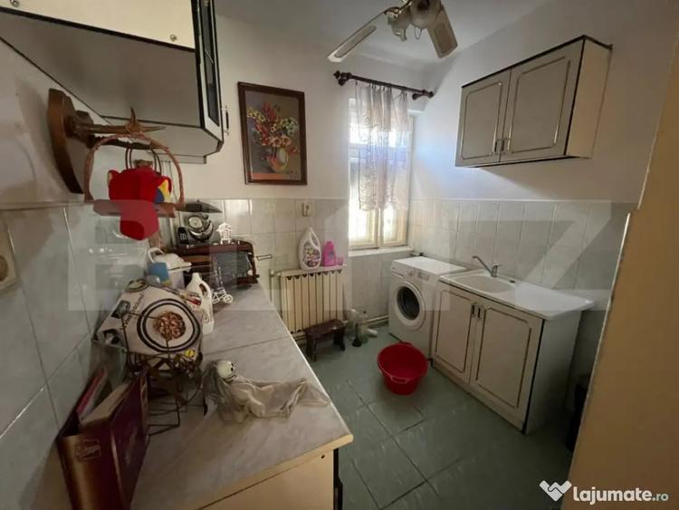 Casă cu 6 camere cu Teren 1032 Mp în Central