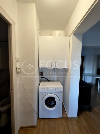 Apartament cu 3 camere semidecomandat, mobilat în Tei