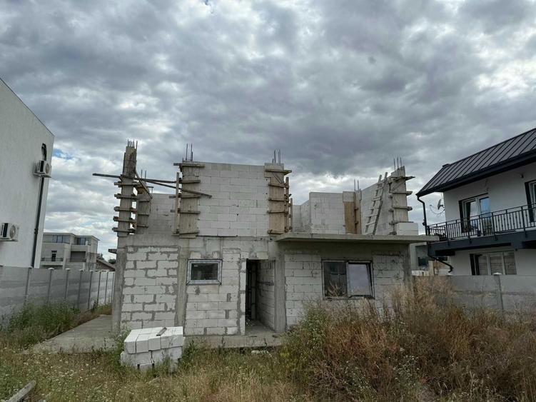 Casă cu 4 camere în Central