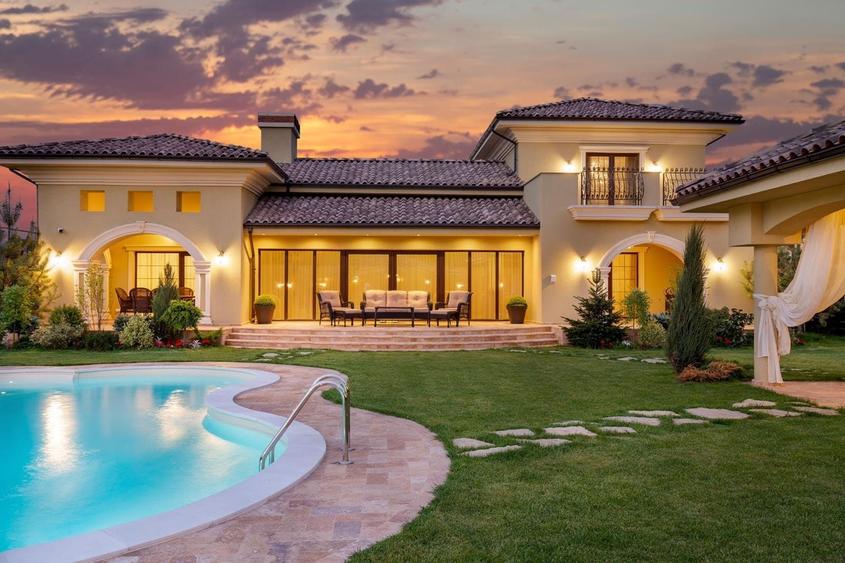 Casă individuală cu 5 camere cu Piscina în Tunari