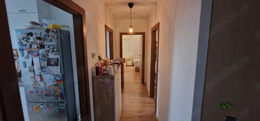 Apartament cu 3 camere decomandat în Lipovei