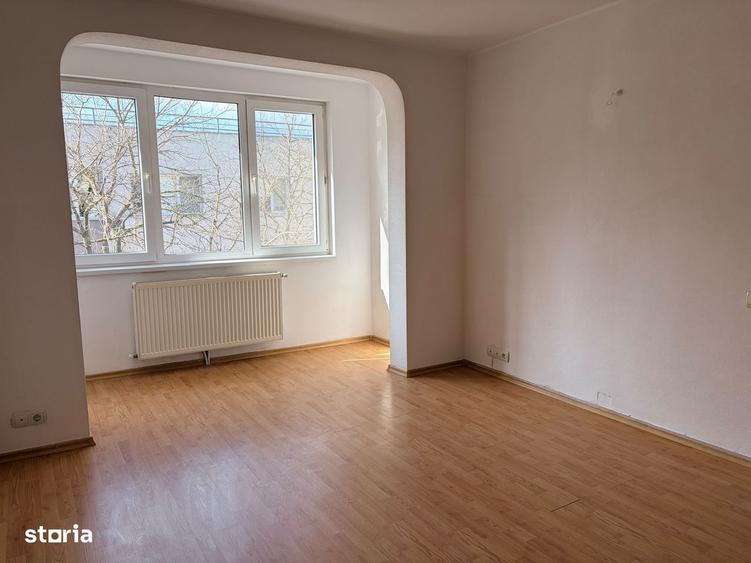 Apartament cu 3 camere decomandat în Politehnica
