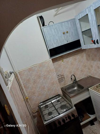 Apartament cu 2 camere semidecomandat în Tractorul