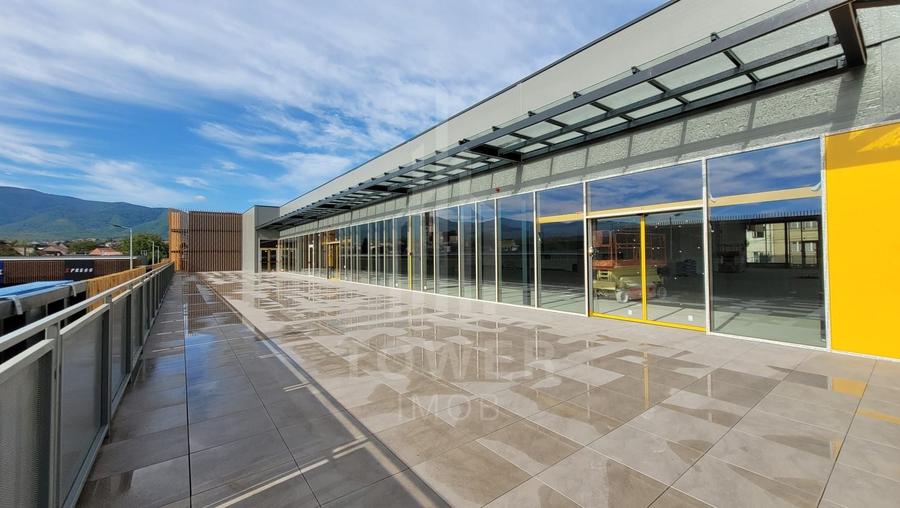 Spațiu comercial, de 1,200 mp, în Central