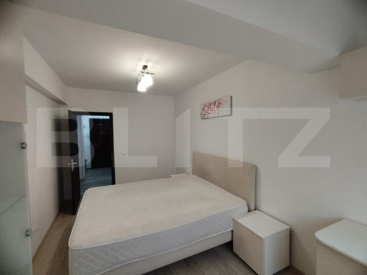 Apartament cu 3 camere decomandat, mobilat în Galata