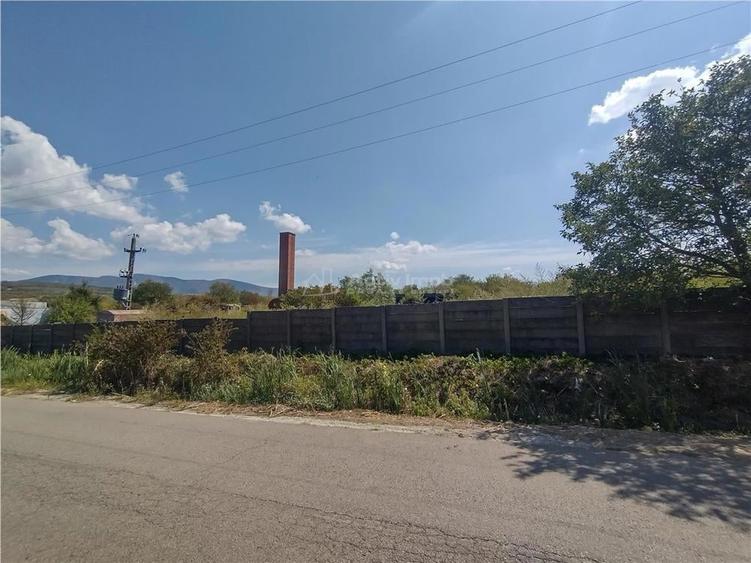 Teren de 16052 mp, în Oravița