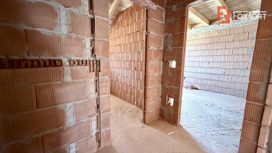 Duplex cu 4 camere cu Canalizare în Moșnița Nouă