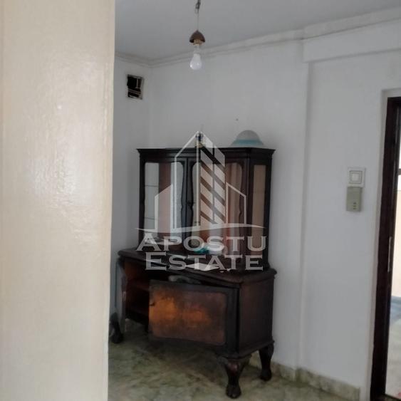 Apartament cu 3 camere decomandat, mobilat în Medicină