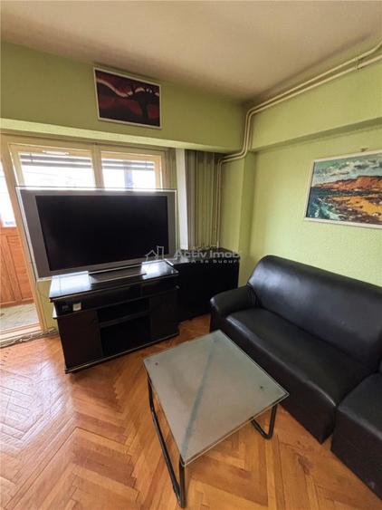 Apartament cu 3 camere decomandat în Decebal