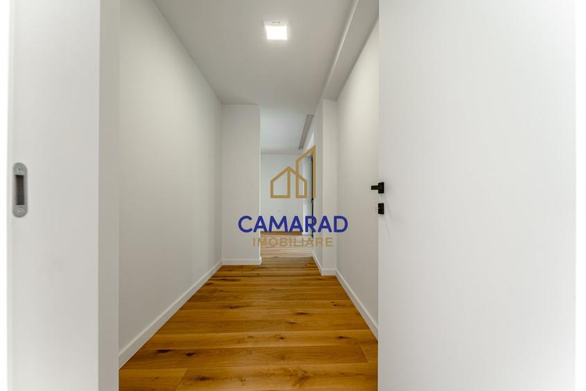 Casă individuală cu 6 camere cu Canalizare în Băneasa