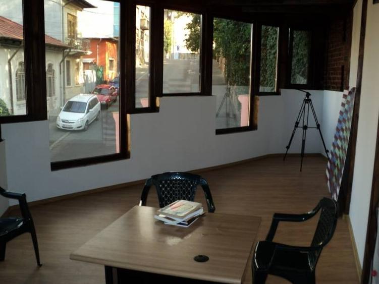 Casă individuală cu 6 camere cu Teren 175 Mp în Parcul Carol