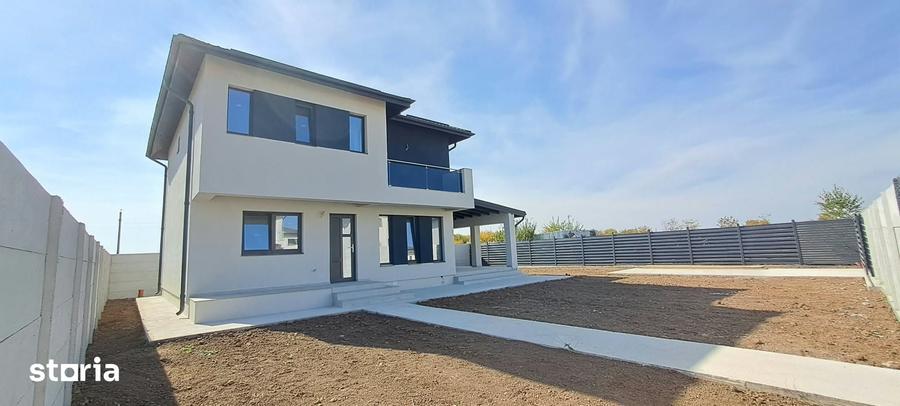Casă cu 4 camere cu Teren 484 Mp în Joița