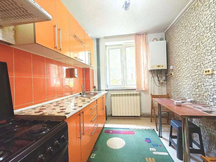 Apartament cu 2 camere semidecomandat în Craiovei