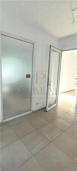 Spațiu comercial, de 90 mp, în Complex Studențesc