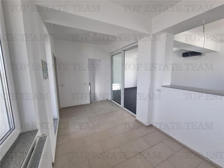 Casă individuală cu 5 camere cu Teren 250 Mp în Odăi