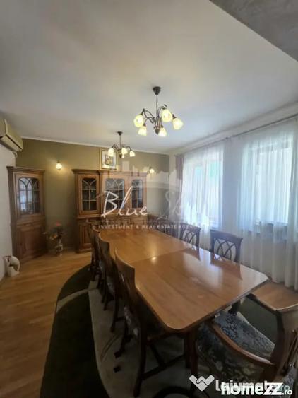 Casă cu 7 camere cu Teren 1642 Mp în Poiana