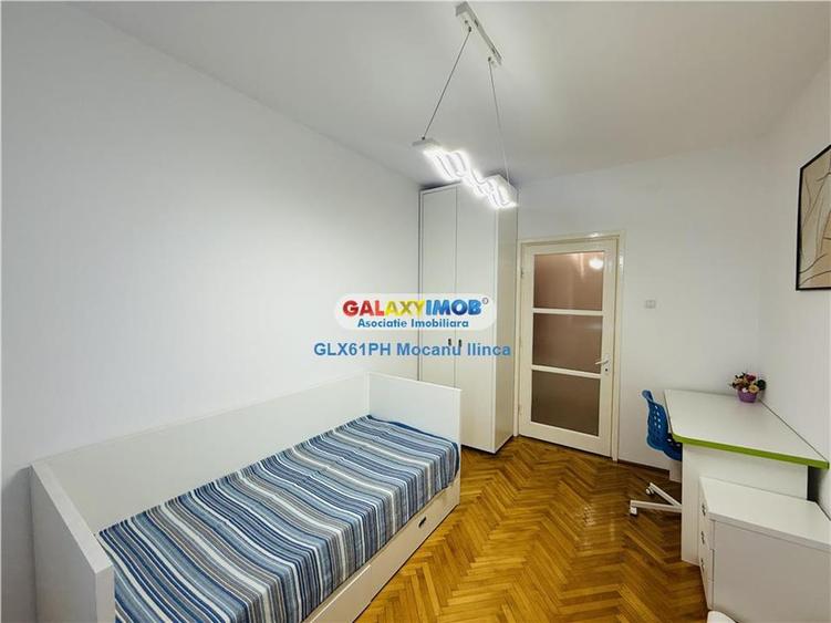 Apartament cu 3 camere semidecomandat, mobilat în Sud