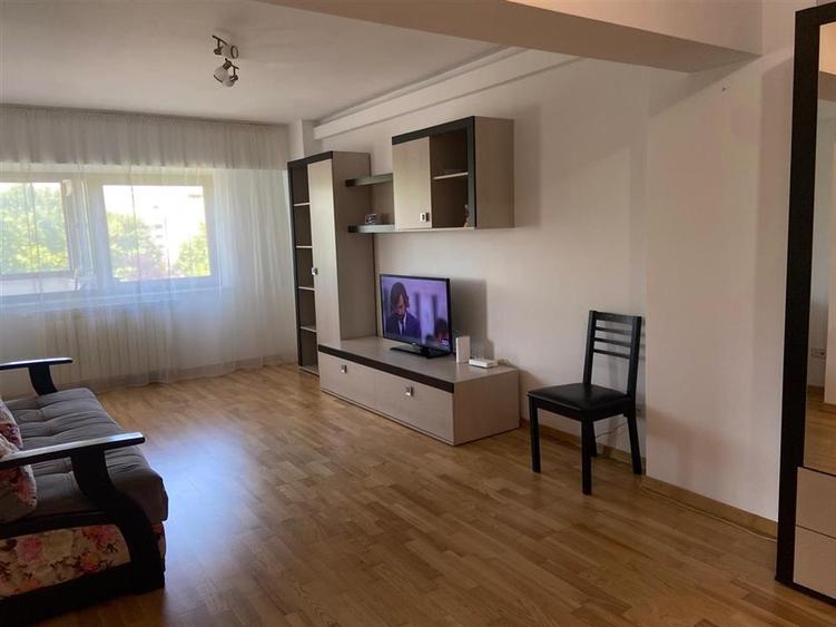 Apartament cu 2 camere decomandat, mobilat în 9 Mai