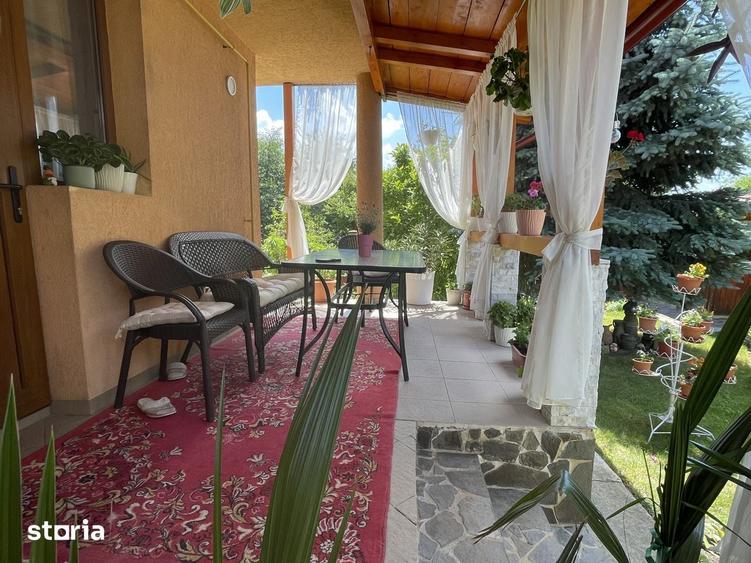 Casă cu 5 camere cu Teren 576 Mp în Central