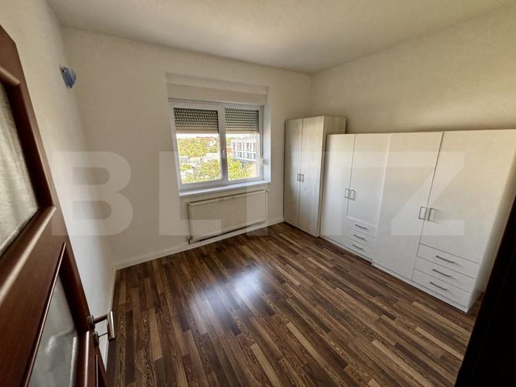 Apartament cu 4 camere decomandat în Central
