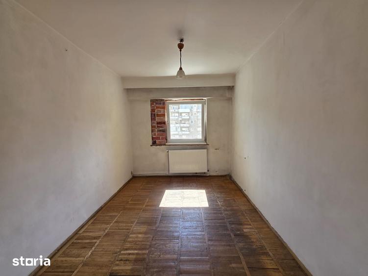 Apartament cu 3 camere decomandat în Decebal