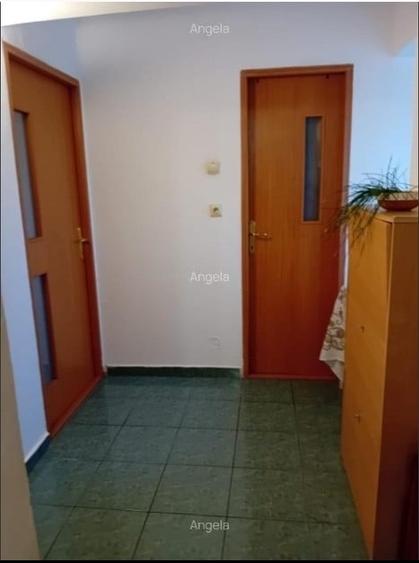 Apartament cu 4 camere decomandat în Gorjului