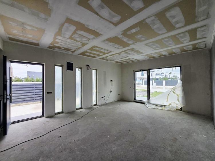 Casă cu 3 camere cu Teren 250 Mp în Tunari
