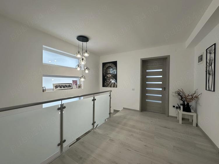 Casă cu 5 camere cu Teren 600 Mp în Central