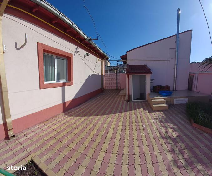 Casă cu 5 camere cu Teren 347 Mp în Central