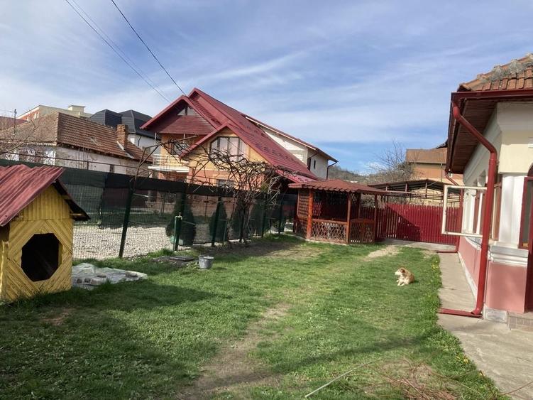 Casă cu 4 camere în Curtea de Argeș