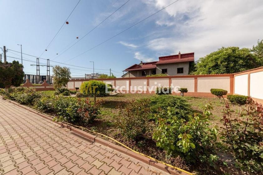 Casă cu 5 camere cu Teren 1000 Mp în Central
