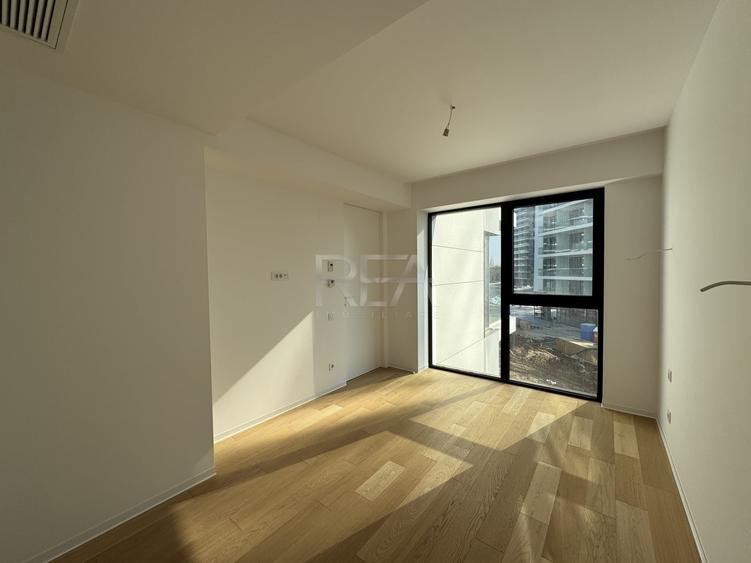 Apartament cu 3 camere semidecomandat în Floreasca
