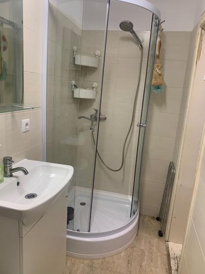 Apartament cu 2 camere nedecomandat în Centrul Civic